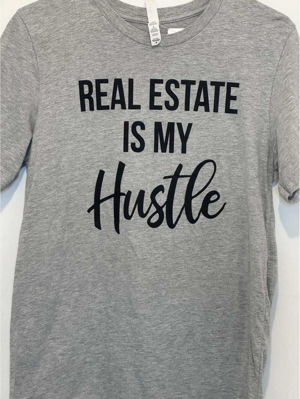 Gray 'Real Estate Is My Hustle' Graphic T-Shirt Size Med.